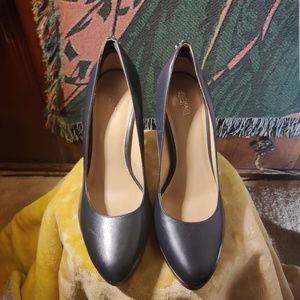 Michael Kors Navy Heel